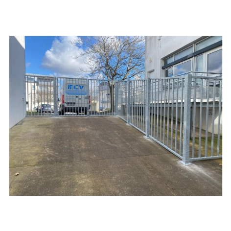 Portail et cloison baraudé - manutention de tuyauterie dans le Calvados Portail et cloison baraudé